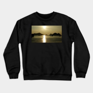 Vietnam, Coucher de soleil a Cat Ba Crewneck Sweatshirt